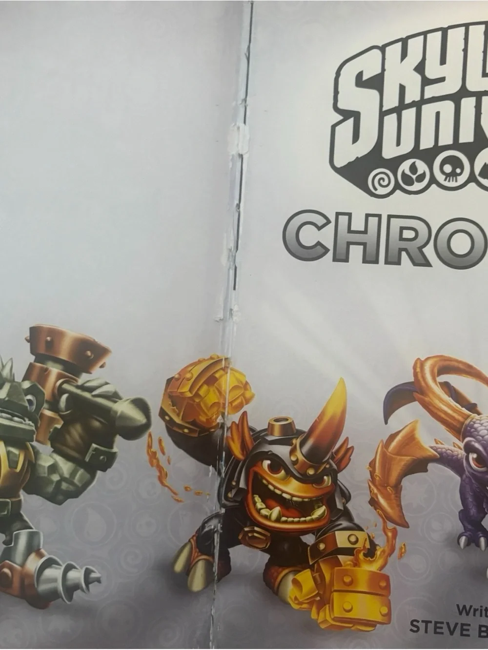 Skylanders Universe Chronicles Guide Book DK 2014 Heroes Elements Activison